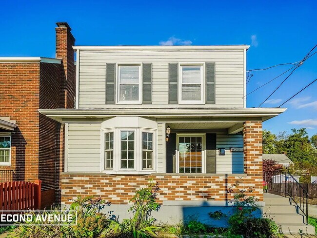 Building Photo - Welcome to this charming 3-bedroom, 1.5-bath home in North Versailles