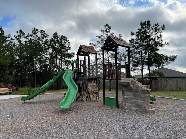 Building Photo - 18356 Klamath Falls Ln