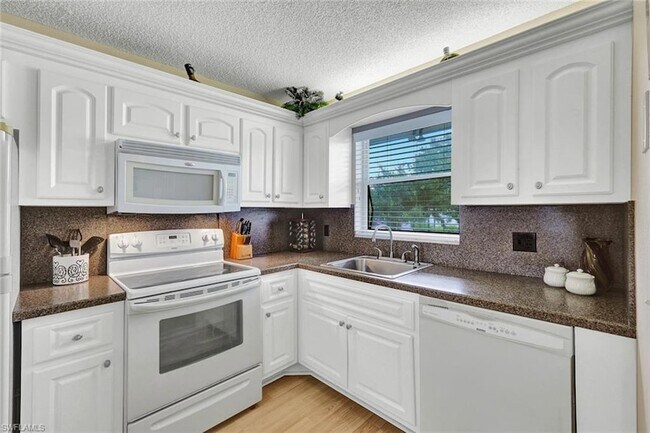 Building Photo - 4346 27th Ct SW