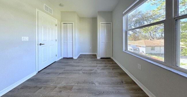 Building Photo - 4330 Tyler Cir N