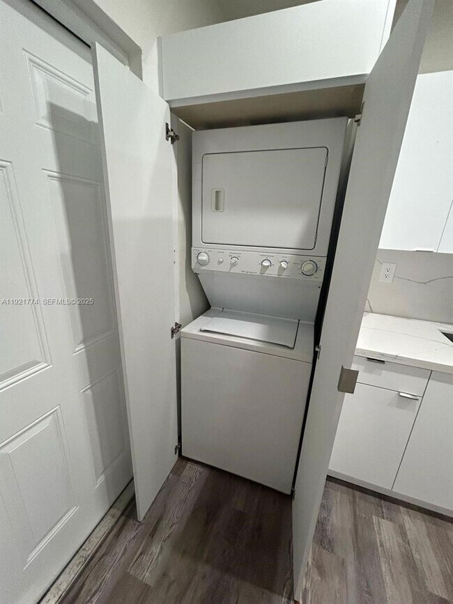 Building Photo - 2931 NW 47th St