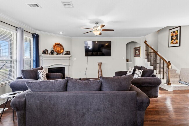 Building Photo - 4435 Bearberry Ave