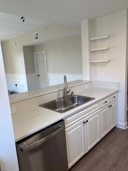 Building Photo - 1200 Town Center Dr