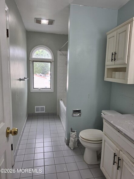Building Photo - 42 Richards Dr