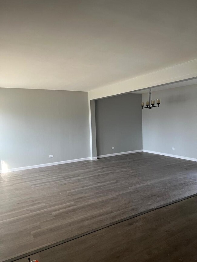 Building Photo - 5546 Carmel Dr