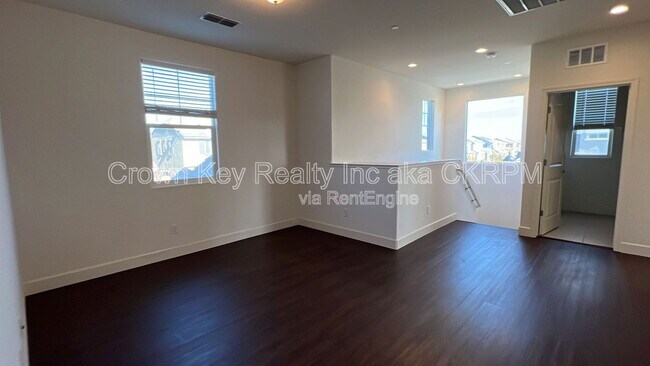 Building Photo - 448 Albertina Ave