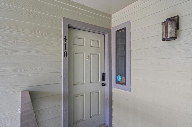 Building Photo - 4500 E Oltorf St