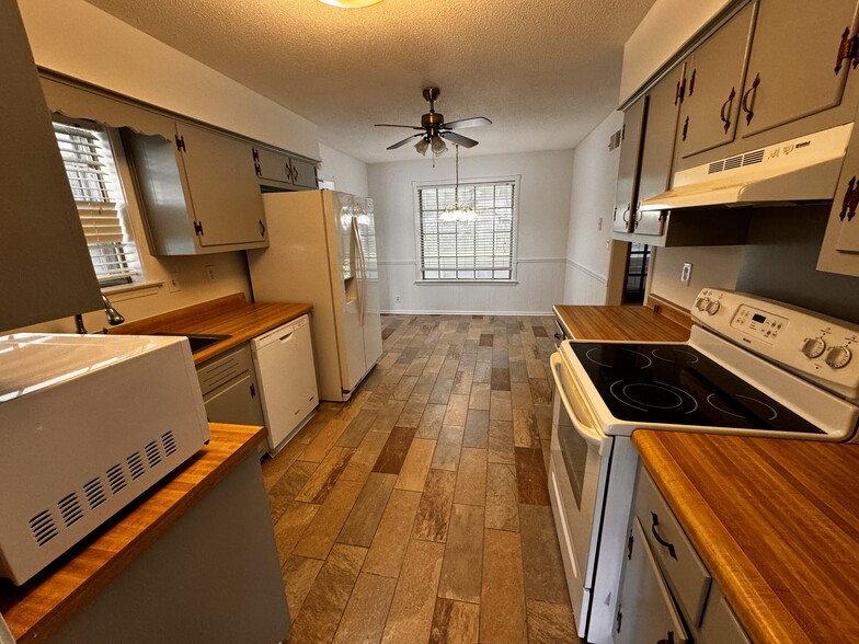 Building Photo - 5427 Shirlington Ave