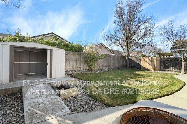 Building Photo - 1518 Sandmark Dr