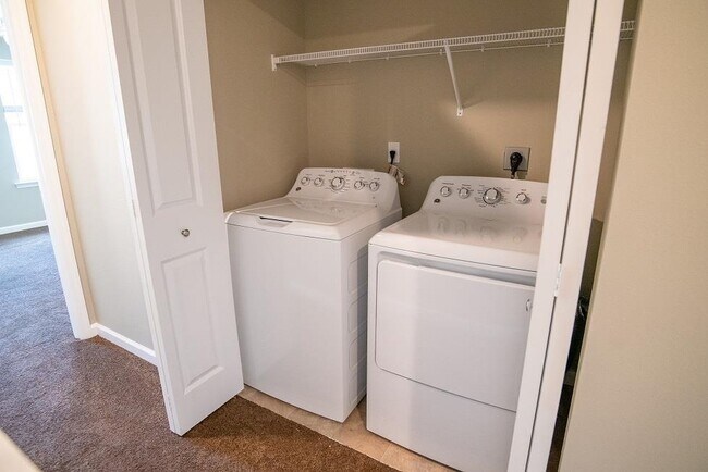 Building Photo - 2200 Del Carmel Way