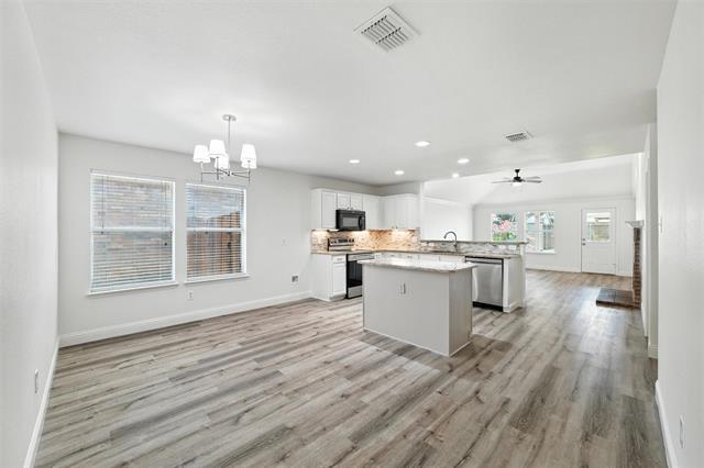 Building Photo - 8828 Chisholm Trail