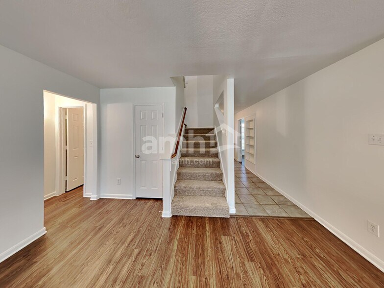 Building Photo - 3915 Ridge Canyon Rd