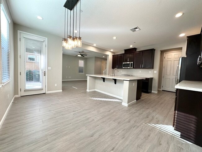 Building Photo - 6025 Palermo Way