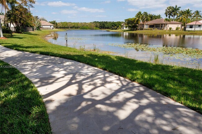 Building Photo - 280 Landings Blvd