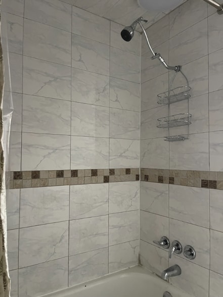 Building Photo - 4926 W Medill Ave