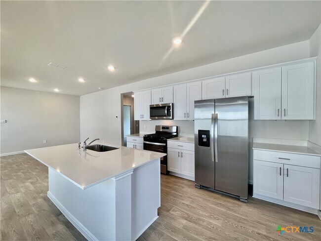 Building Photo - 245 New Albany Ln