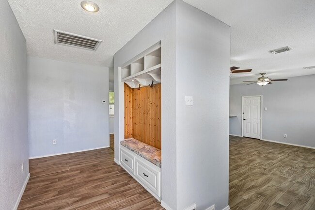 Building Photo - 5709 Maco St