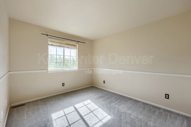 Building Photo - 21709 E Kent Dr