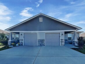 Building Photo - Charming 3-Bed, 2-Bath Home in Blue Springs