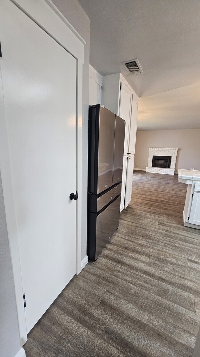 Building Photo - 1966 Modoc Dr