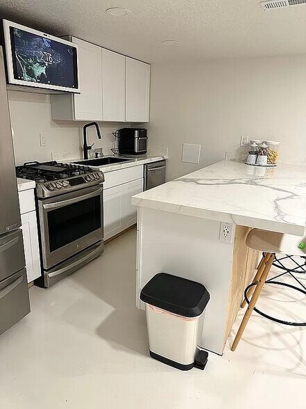 Kitchen 2 - 2954 Apache Ln