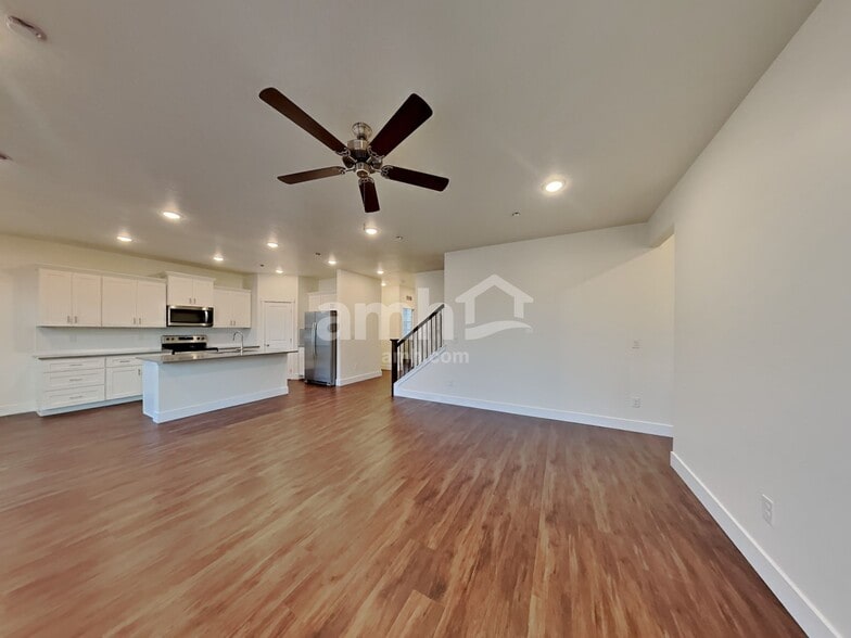 Building Photo - 11502 W Mesquite St