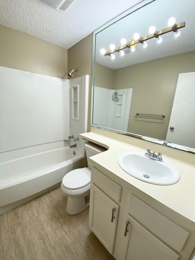Building Photo - 105 Calypso Ln