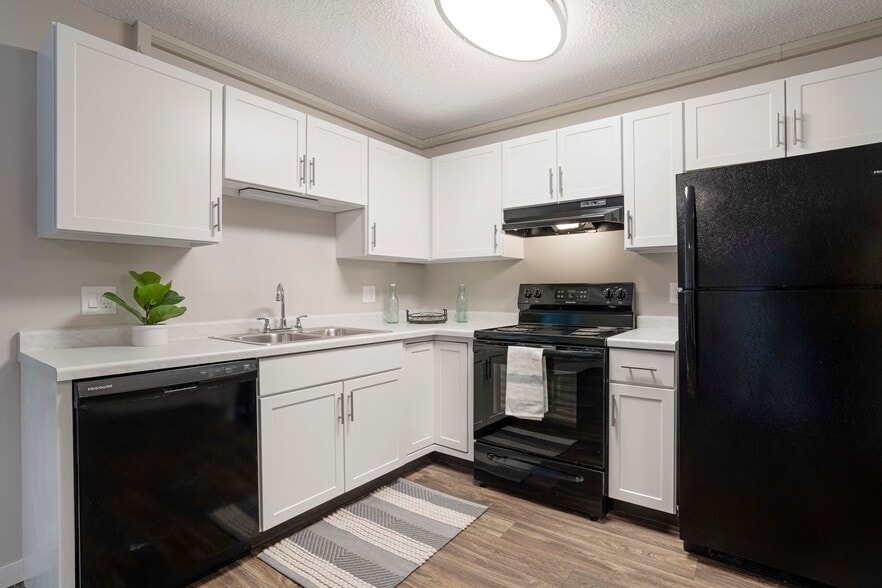 Building Photo - Hillcrest Place Apartments