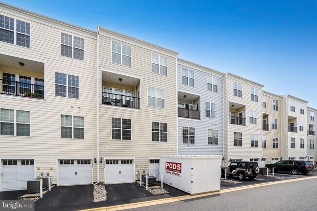 Building Photo - 20638 Sibbald Square