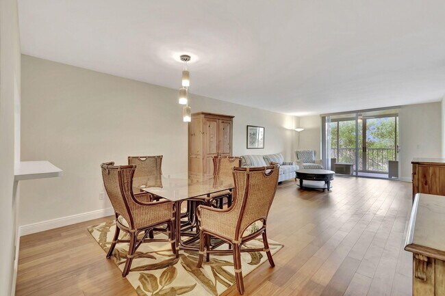 Building Photo - 4735 Lucerne Lakes Blvd