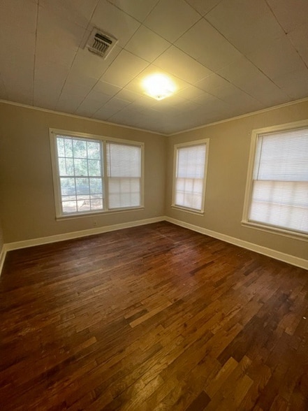 Building Photo - 404 Vivion St