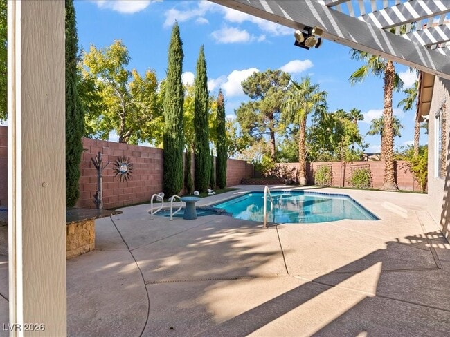 Building Photo - 2547 Serenity Hollow Dr