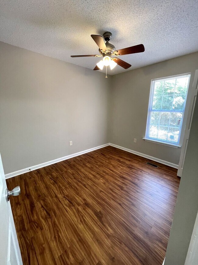 Building Photo - 1022 Cherry Hills Ct