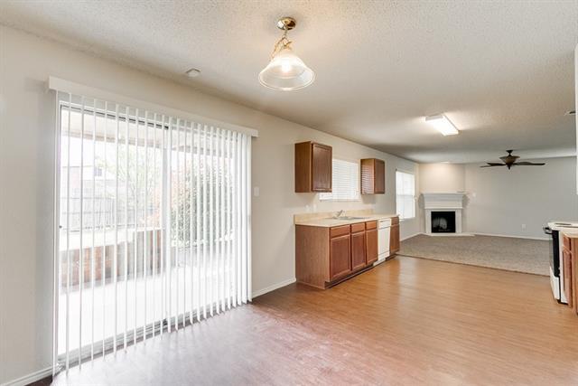 Building Photo - 937 Canary Dr