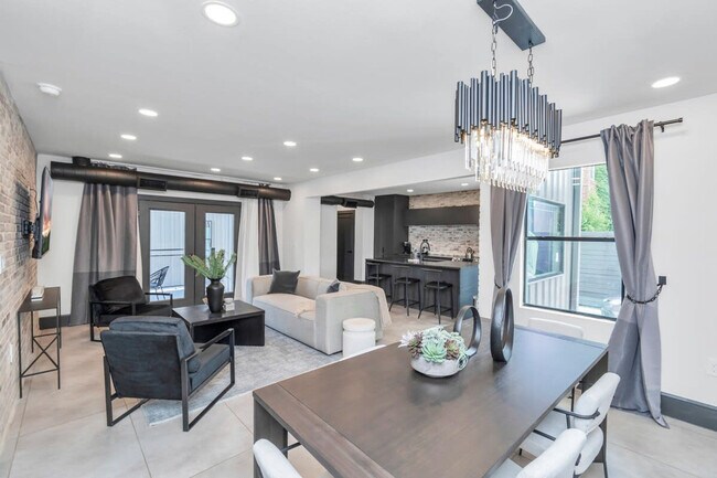 Building Photo - 2683 Blodgett St