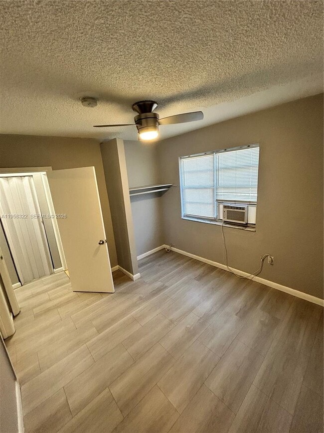 Building Photo - 1720 NW 1st Pl