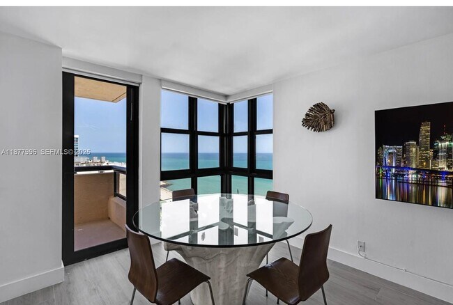 Building Photo - 2555 Collins Ave