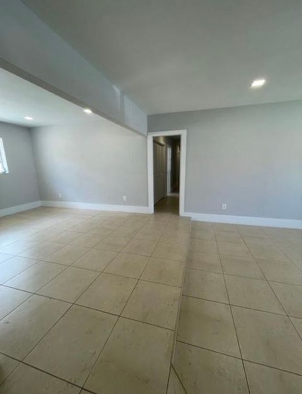 Building Photo - 2780 SW 31st Ave