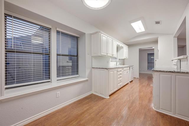 Building Photo - 1504 Ashwood Ln