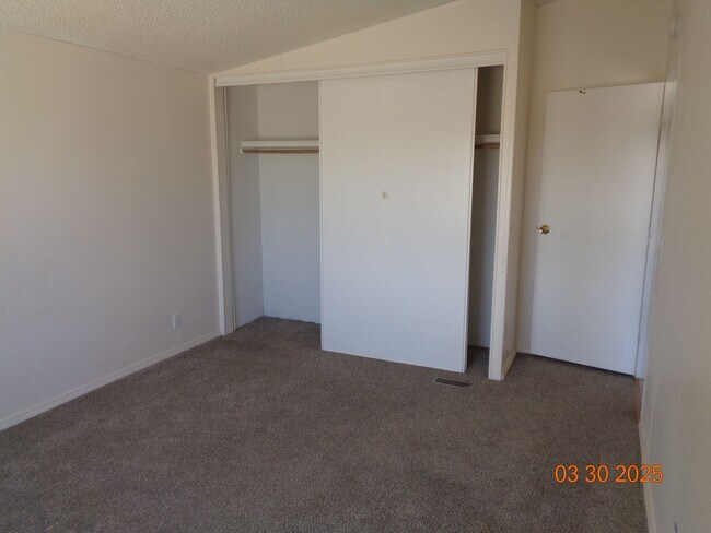 Building Photo - Country Living 3 bedroom 2 bathroom offering 1344 sq. ft.