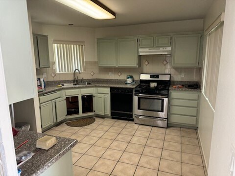 Building Photo - 7126 Devon Ave