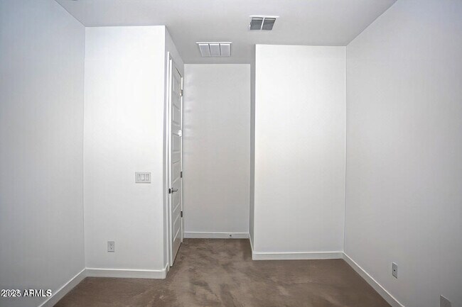 Building Photo - 2558 W Pecan Rd