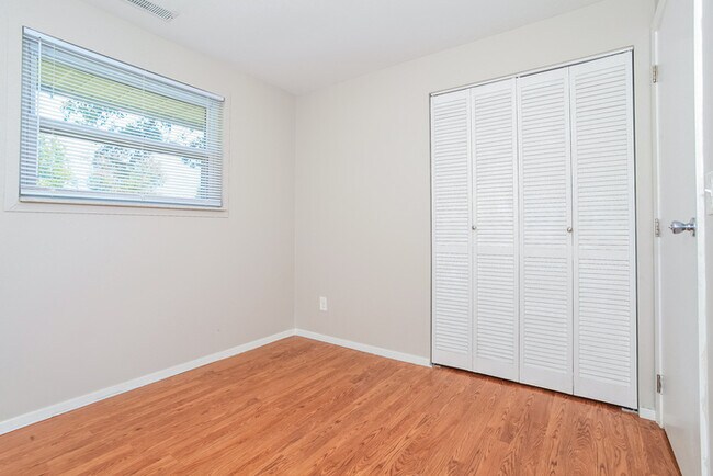 Building Photo - Beautiful Ranch Style Home