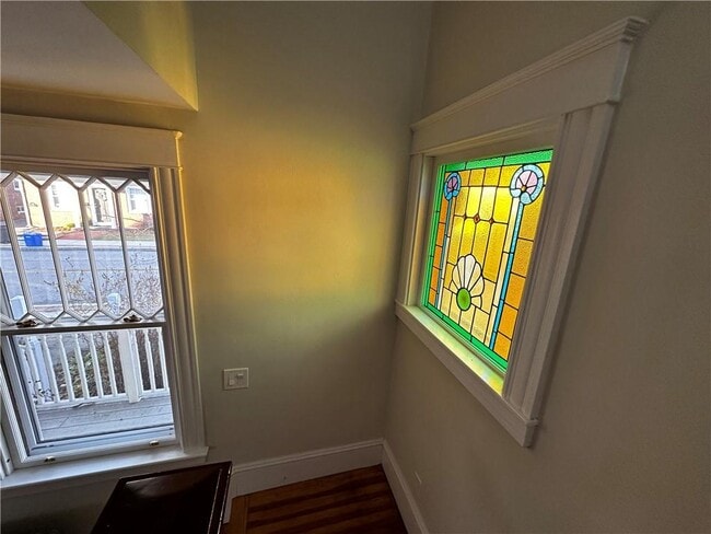 Building Photo - 100 Maple Ave