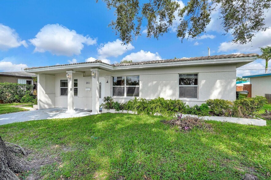 Building Photo - 261 NE 45th St