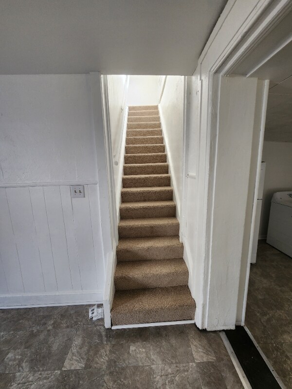 Building Photo - 518 New St