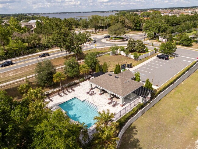 Building Photo - "Spacious 4-Bedroom Retreat with 3 Full Baths in Winter Garden's Serene Sanctuary"