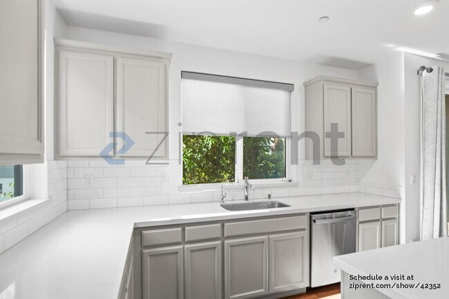 Building Photo - 5876 Cadence Ave