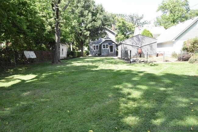 Building Photo - 445 Oakland Park Ave