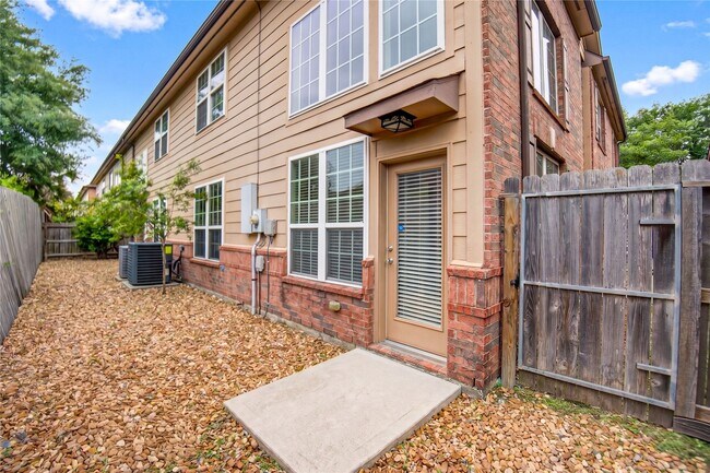 Building Photo - 1227 Glenwood Canyon Ln